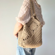 Boho Bloom Duo - torebka jutowa boho z motywem kwiatowym, handmade.