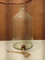 Stara butla laboratoryjna z rurką nr.2