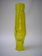 Piękny wazon szkło kryształowe kolor uranowy