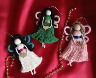 Aniołki - ozdoby choinkowe z makramy