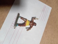 Stara Zabawka PRL Żołnierzyk Indianin żółty