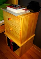 Szafka nocna drewniana, stolik nocny drewniany, kastlik.