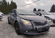 Toyota Avensis 2009r, 1.8 LPG. Delikatnie uszkodzony przod. Jezdzi. 1.8