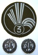 NASZYWKA CHEMIKA LWP Z DWOMA ODZNAKAMI SZKOŁY PODCHORĄŻYCH REZERWY