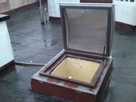 WYŁAZ DACHOWY 100*100 NA WYMIAR ŚWIETLIKI DACHOWE