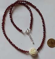 Retro*granat fasetowany 3mm, różyczka z białego korala, srebro925