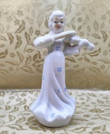 SKRZYPACZKA, stara porcelanowa biała figurka 13cm