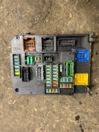 BSI Q03 SKRZYNKA BEZPIECZNIKÓW PEUGEOT 308 T9 9806687880 OE