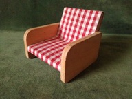 Fotel - stary miniaturowy mebel zabawka z czasów PRL-u.
