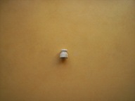 IZOLATOR porcelitowy mały bez cech identyfikcyjnych wyrobu, lata 30- 50 te.