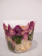 Piękna wiosenna świeca Rajski ogród płatki róż Handmade Na prezent