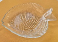 szklany talerz patera ryba