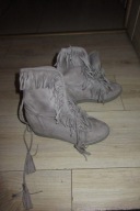 SLADER BOTKI ZAMSZOWE Z FRĘDZLAMI SNEAKERSY 38