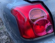 TOYOTA AVENSIS T25 HB LAMPA TYŁ LEWA