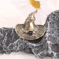 broszka czapka sakwa szczęscie kapelusz czarnoksieżnika Harry POTTERGOTYK