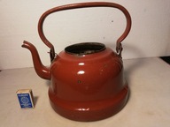 Stary emaliowany czajnik z czasów PRL-u ogród doniczka