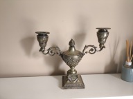 Świecznik z wazą na środku głowy baranów girlandy Francja Regencja 1715-23r