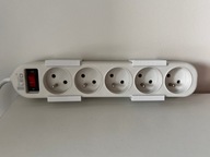 Uniwersalny uchwyt na przedłużacz / listwę zasilającą