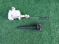 Skoda Octavia I siłownik otwierania klapki wlewu paliwa tuleja prowadnica