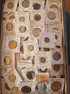 Stare monety srebrne i 140 w kartonikach USA,KANADA, CHINY, Okolicznościowe