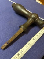 stara klamka przełom XIX / XX w. wykonana z mosiądzu bardzo ładny kształt