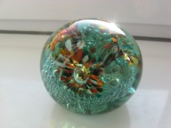 STARY PRZYCISK DO PAPIERU SZKLANA KULA