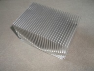 Radiator Aluminiowy bardzo duży i ciężki 115mmx80mmx60mm