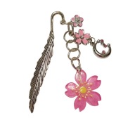 Zakładka do książki z kwiatami wiśni i księżycem