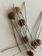 4x Kondensator ceramiczny 3,3 nF