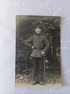 PRUSKI UŁAN Z SZABLĄ W LESIE