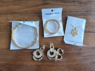 WOŚP - Kolczyki 4 pary i łańcuszek z wilkiem - stan bdb