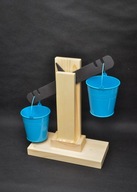 Drewniana waga dla dzieci - Montessori – zabawka do nauki równowagi / jasny