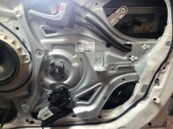 Mechanizm podnoszenia szyby, klamka, zamek drzwi prawy przód IX35