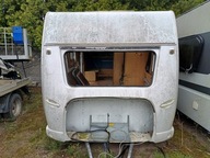 Przód przyczepy kempingowej Dethleffs wraz z koszem bakisty