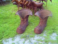 Unikatowy wiklinowy but do ogrodu