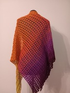 Trójkątna chusta na szydełku