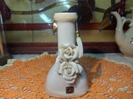 wazonik - flakonik biskwitowy.