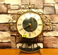 Ładny, ozdobny, niemiecki zegar na komodę biurko (57)