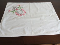 POSZEWKI BAWEŁNIANE RĘCZNIE HAFTOWANA 78 / 62 cm.