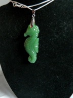 Jadeit zielony, konik morski, wisiorek na łańcuszku