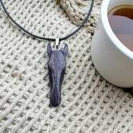 Wisiorek handmade głowa konia drewno bukowe skóra 50cm