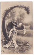 Litera C kobieta kapelusz dziecko łapie motyle 1904r. z394