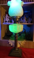 Lampa naftowa kolumnowa. Wiktoriańska. Szkło uranowe. I poł. XX w. 71cm.