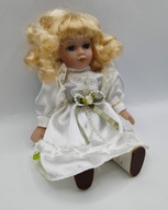 Stara laleczka z porcelany w białej sukience 30cm