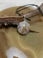 NASZYJNIK z ŻYWICY naturalne kwiaty METALOPLASTYKA Tiffani