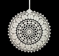 Zawieszka ozdoba na okno szydełkowa 28cm biała (Z151)