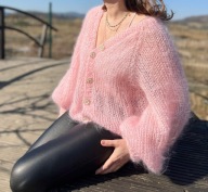Kardigan damski oversize z bufiastymi rękawami – ręcznie robiony, różowy
