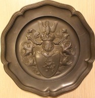 HERB - STARY CYNOWY TALERZ NA ŚCIANĘ - STARY - ŚREDNICA 23,5 cm