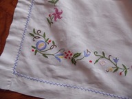 DUŻY OBRUS Z KOLOROWYM HAFTEM RECZNYM, motyw kaszubski - 120 cm x 176 cm