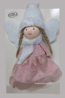Zawieszka Aniołek w czapce i szaliku sukienka różowa